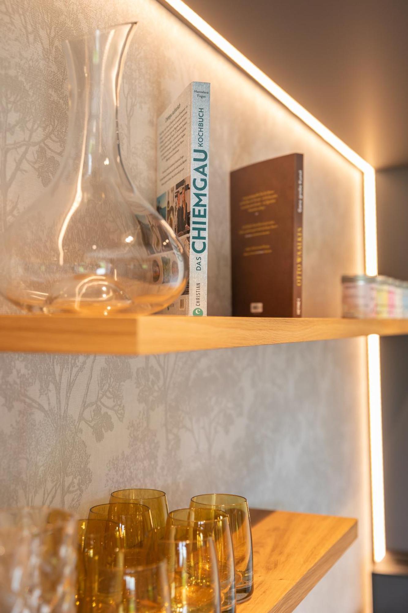 Graf Chiemo Suites - Direkt Am Chiemsee Mit Separatem Seezugang 切明 外观 照片