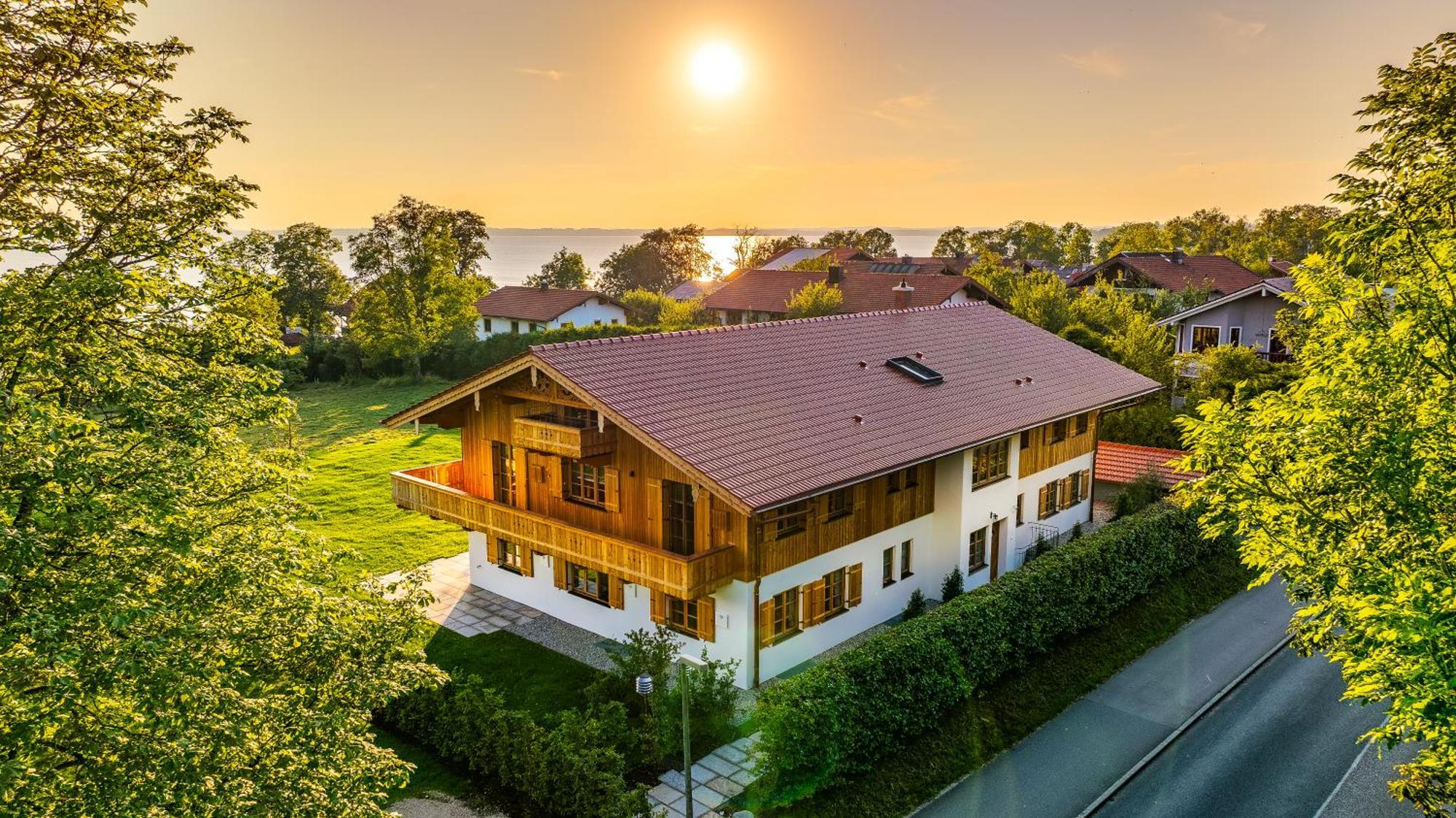 Graf Chiemo Suites - Direkt Am Chiemsee Mit Separatem Seezugang 切明 外观 照片