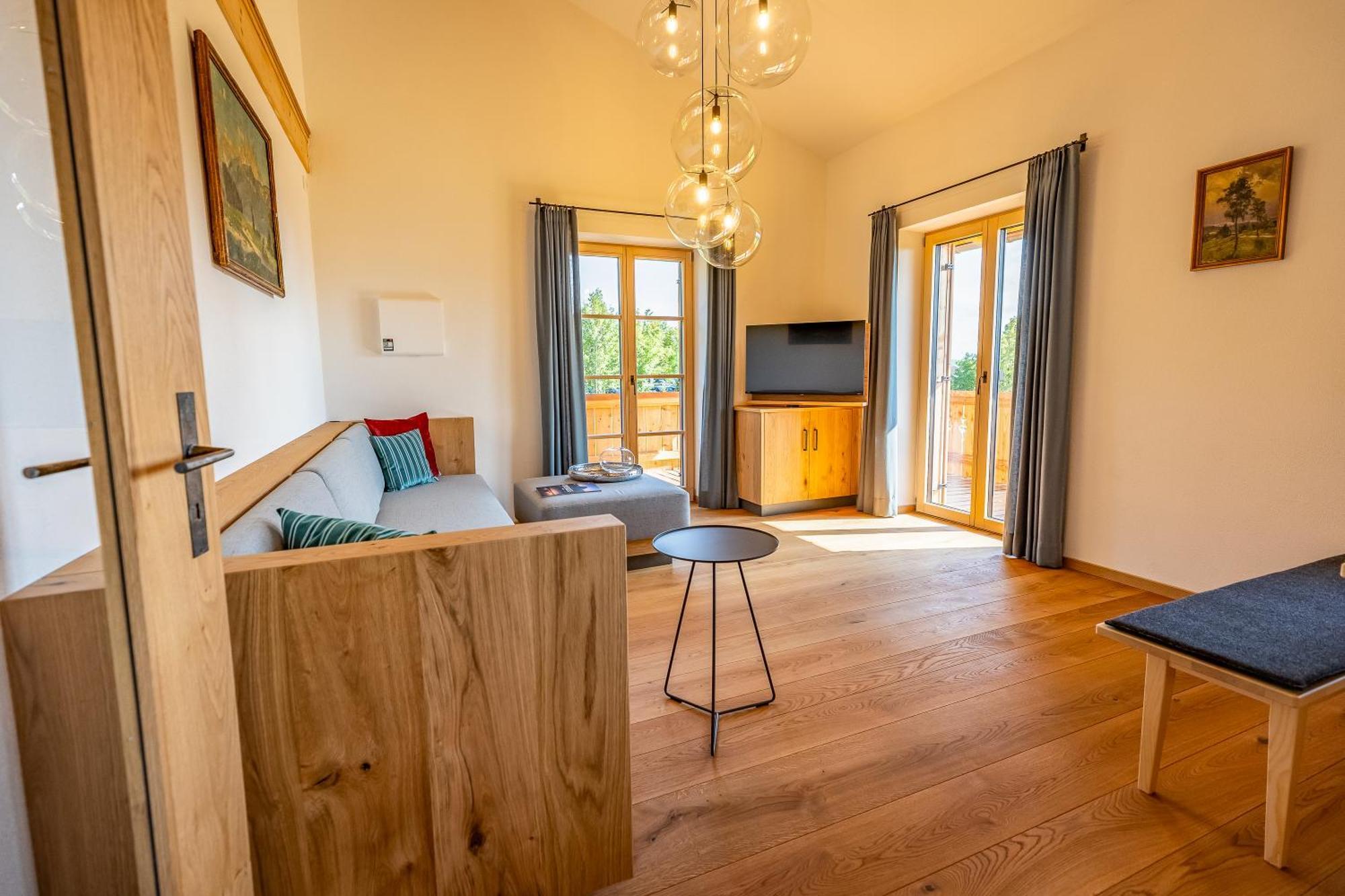Graf Chiemo Suites - Direkt Am Chiemsee Mit Separatem Seezugang 切明 外观 照片