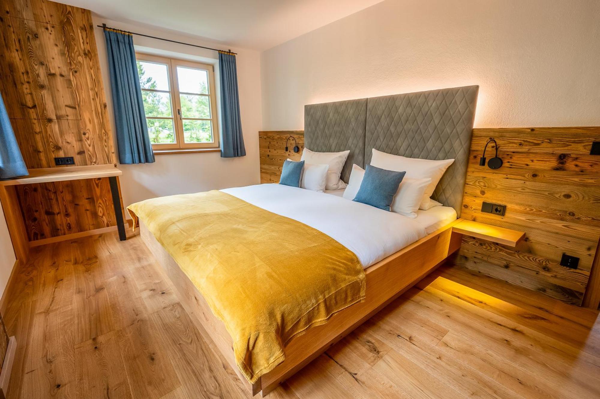 Graf Chiemo Suites - Direkt Am Chiemsee Mit Separatem Seezugang 切明 外观 照片